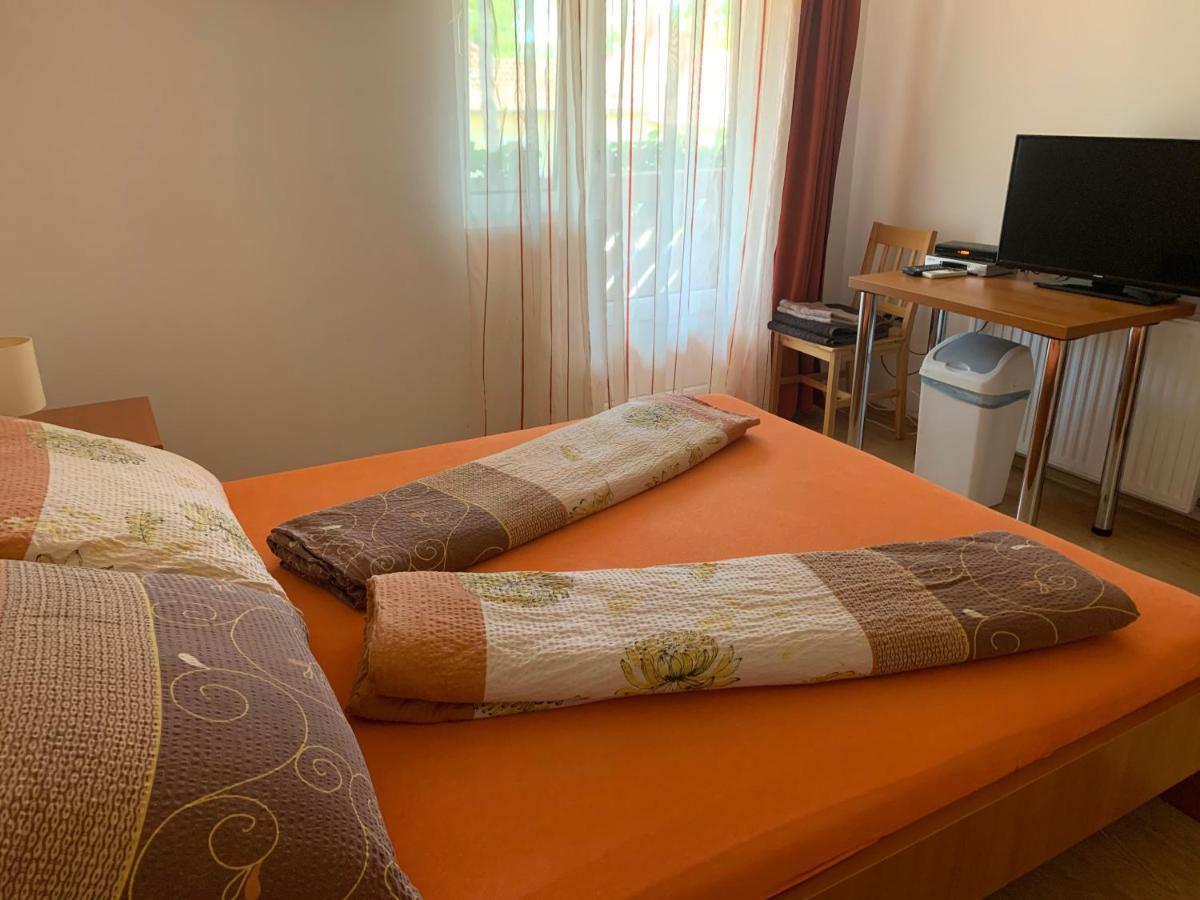 Bed and Breakfast Hableany Etterem, Pizzeria Es Vendeghaz Balatonmáriafürdő Exterior foto